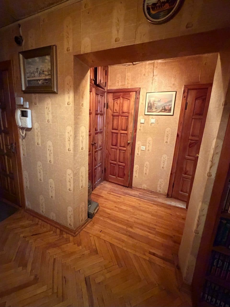 Продаж 3-кімнатної квартири, 68 м², Дарницький р-н 3