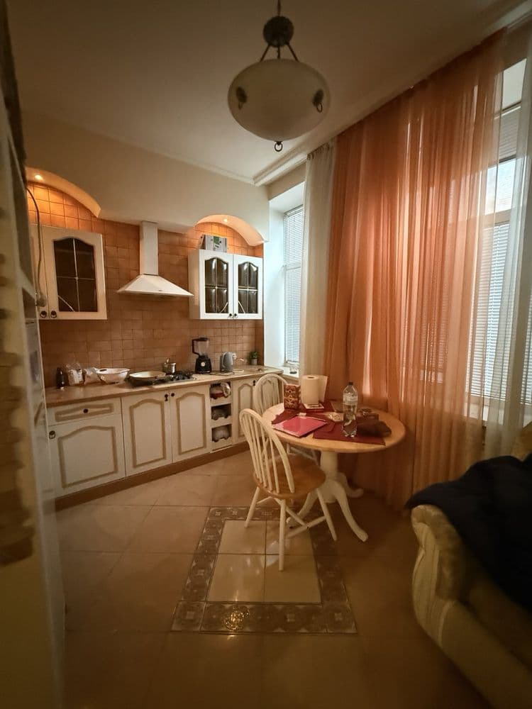 Продаж 1-кімнатної квартири, 42 м², Шевченківський р-н 1