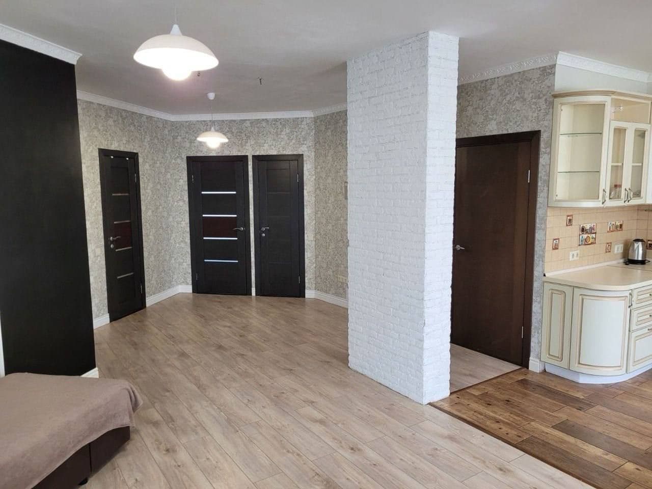 Продаж 3-кімнатної квартири, 78 м², Дарницький р-н 4