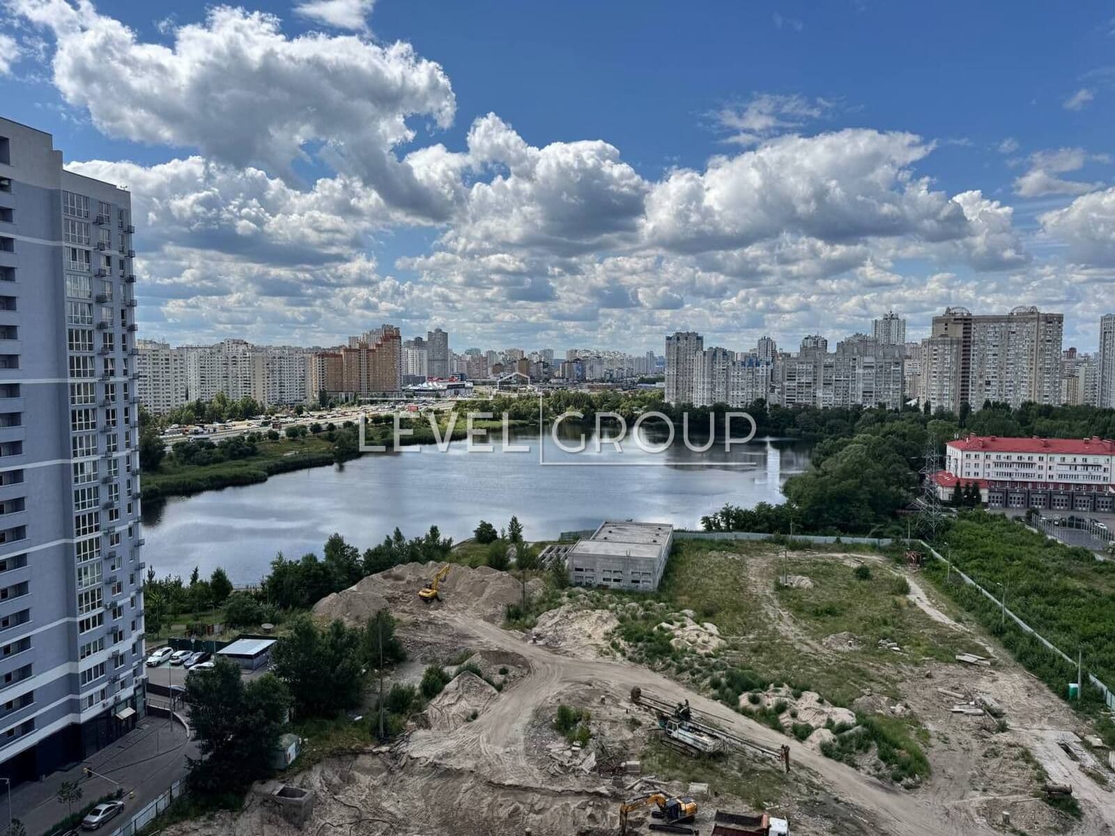 Продаж 2-кімнатної квартири, 71 м², Дарницький р-н 1