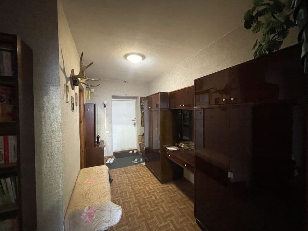 Продаж 2-кімнатної квартири, 70 м², Дарницький р-н 3