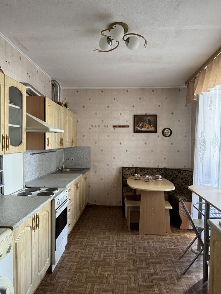 Продаж 2-кімнатної квартири, 70 м², Дарницький р-н 1