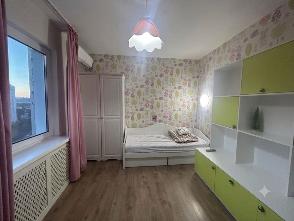 Продаж 2-кімнатної квартири, 73.1 м², Дарницький р-н 4