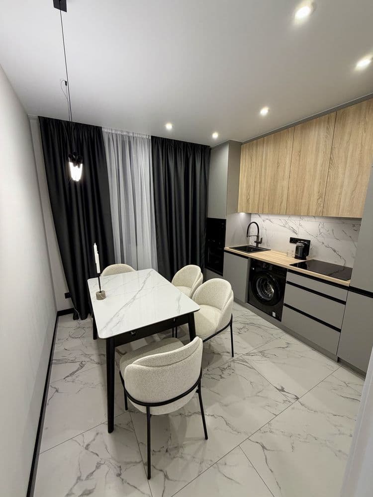Продаж 2-кімнатної квартири, 42 м², ЖК «Лебединий» 1