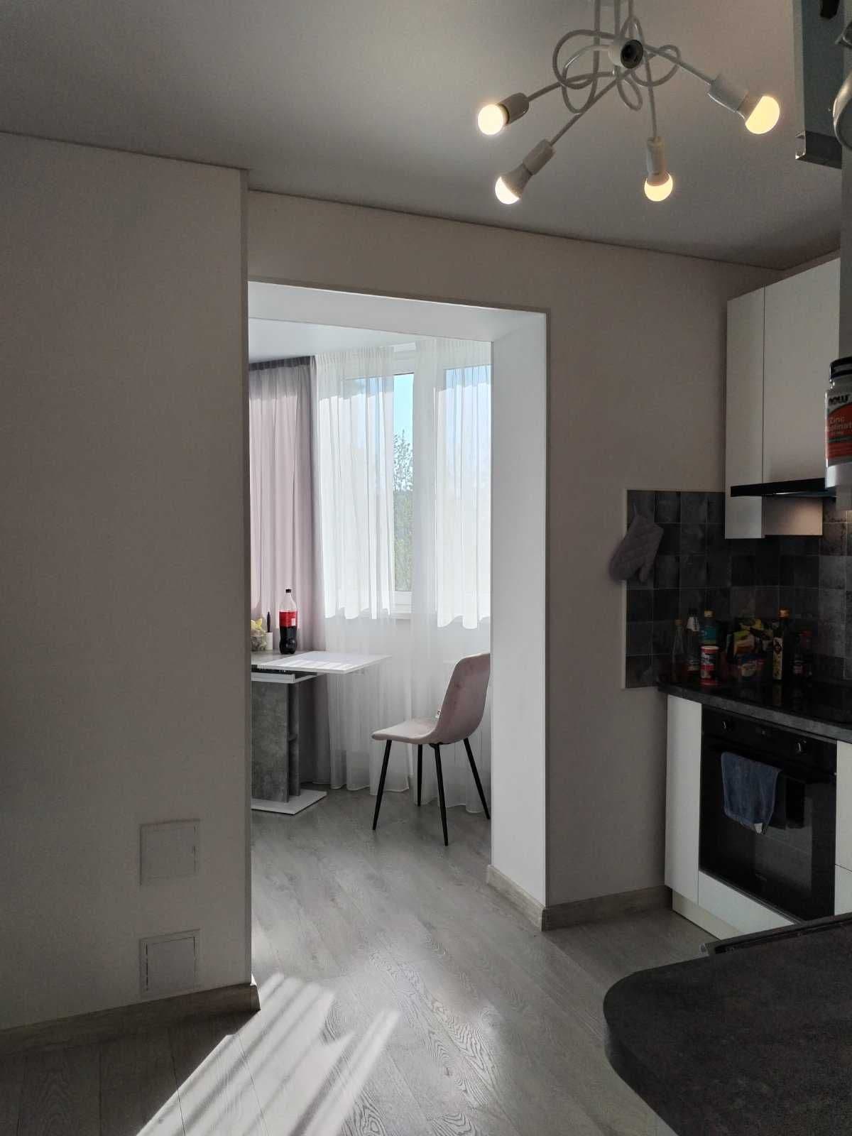 Продаж 4-кімнатної квартири, 101 м², Дарницький р-н 4