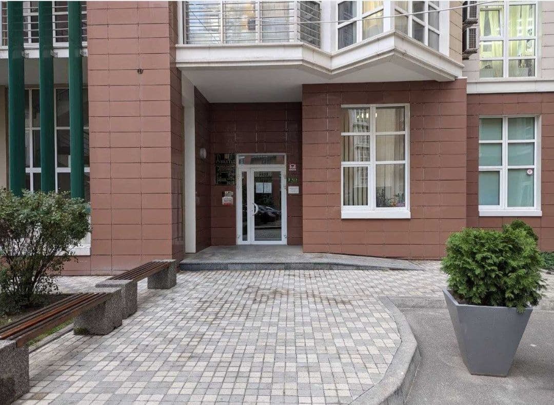 Оренда комерційного приміщення, 79 м², Печерський р-н 4