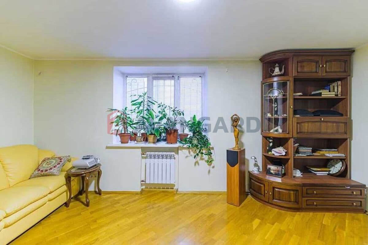 Продаж 3-кімнатної квартири, 74 м², Голосіївський р-н 4