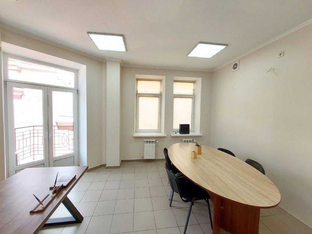 Оренда комерційного приміщення, 82 м², Подільський р-н 3