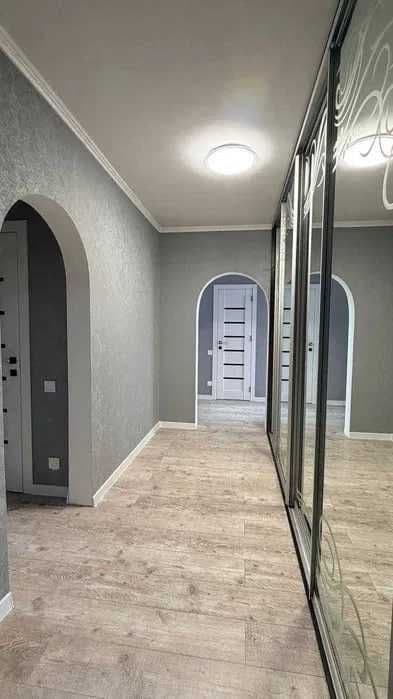 Продаж 2-кімнатної квартири, 70 м², Дарницький р-н 4