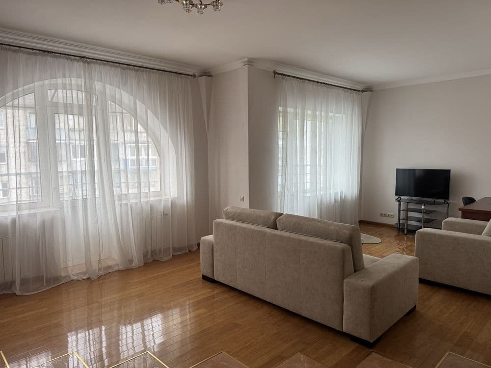 Оренда 3-кімнатної квартири, 125 м², Шевченківський р-н 4