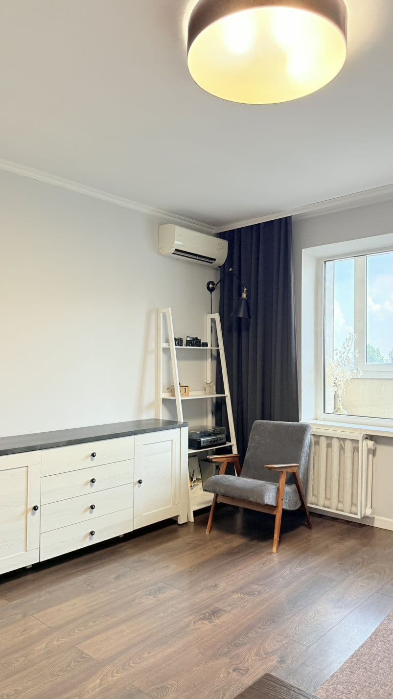Продаж 1-кімнатної квартири, 34 м², Дарницький р-н 4