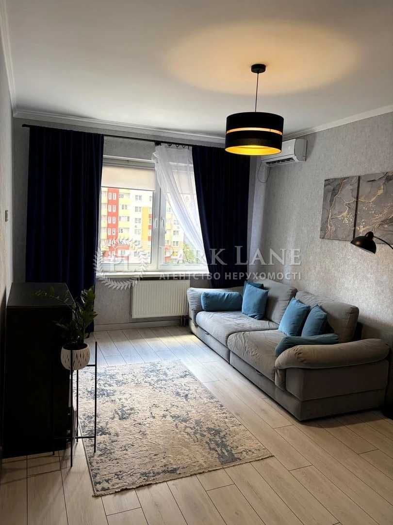 Продаж 2-кімнатної квартири, 55 м², Дарницький р-н 1