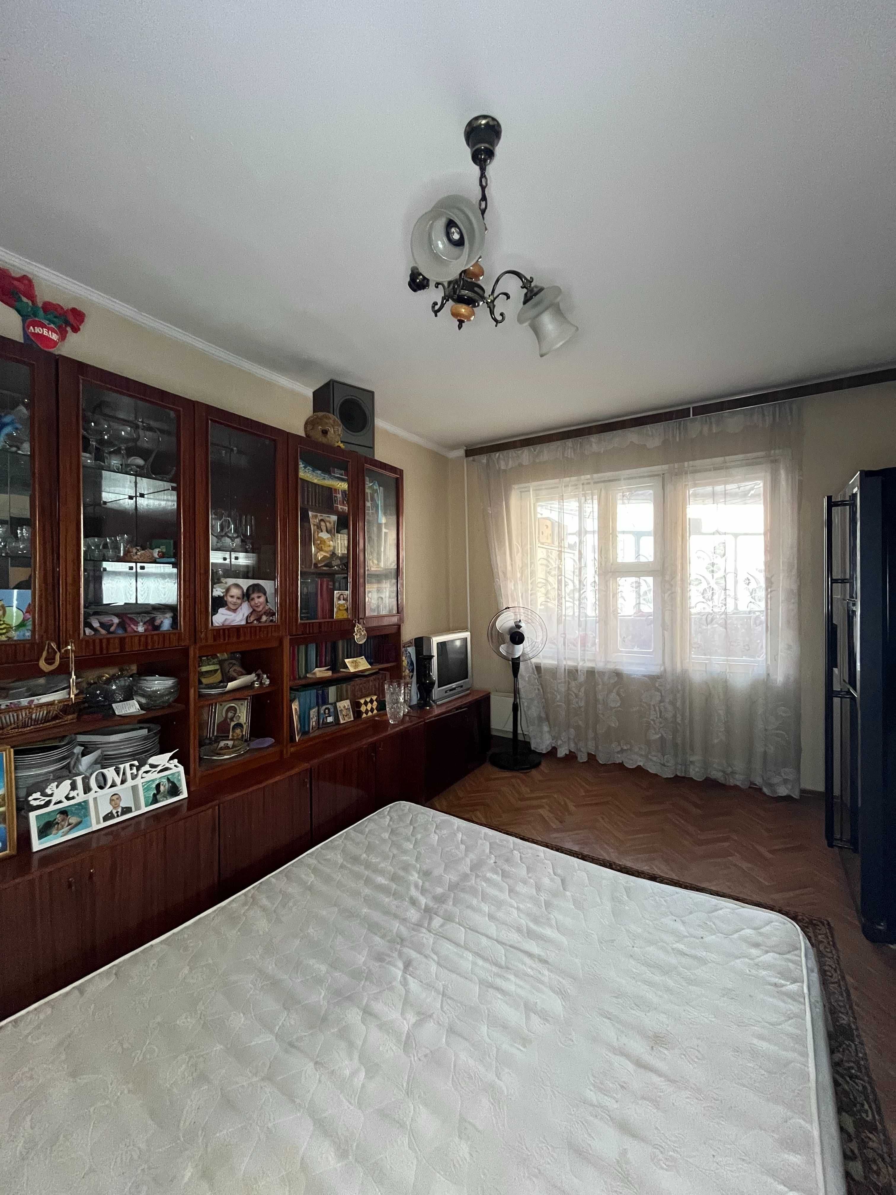 Продаж 4-кімнатної квартири, 95 м², Дарницький р-н 1