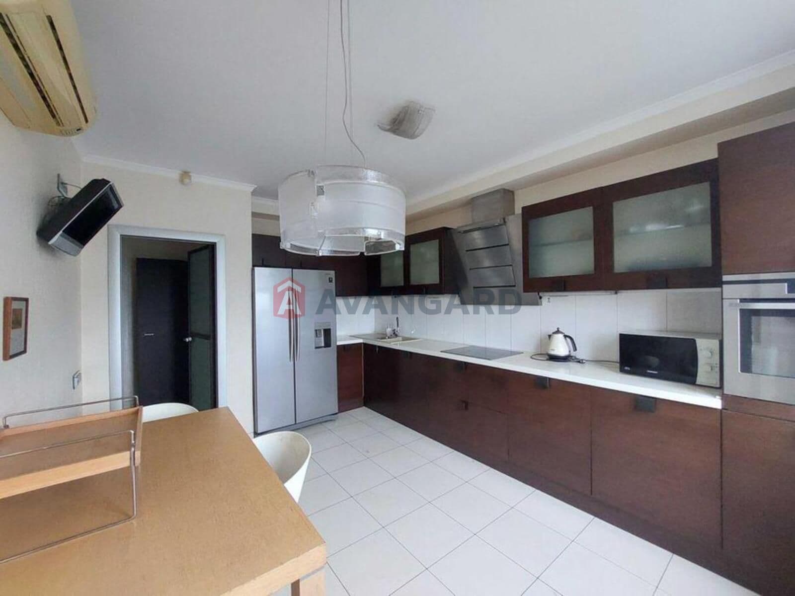 Продаж 4-кімнатної квартири, 158 м², Голосіївський р-н 3