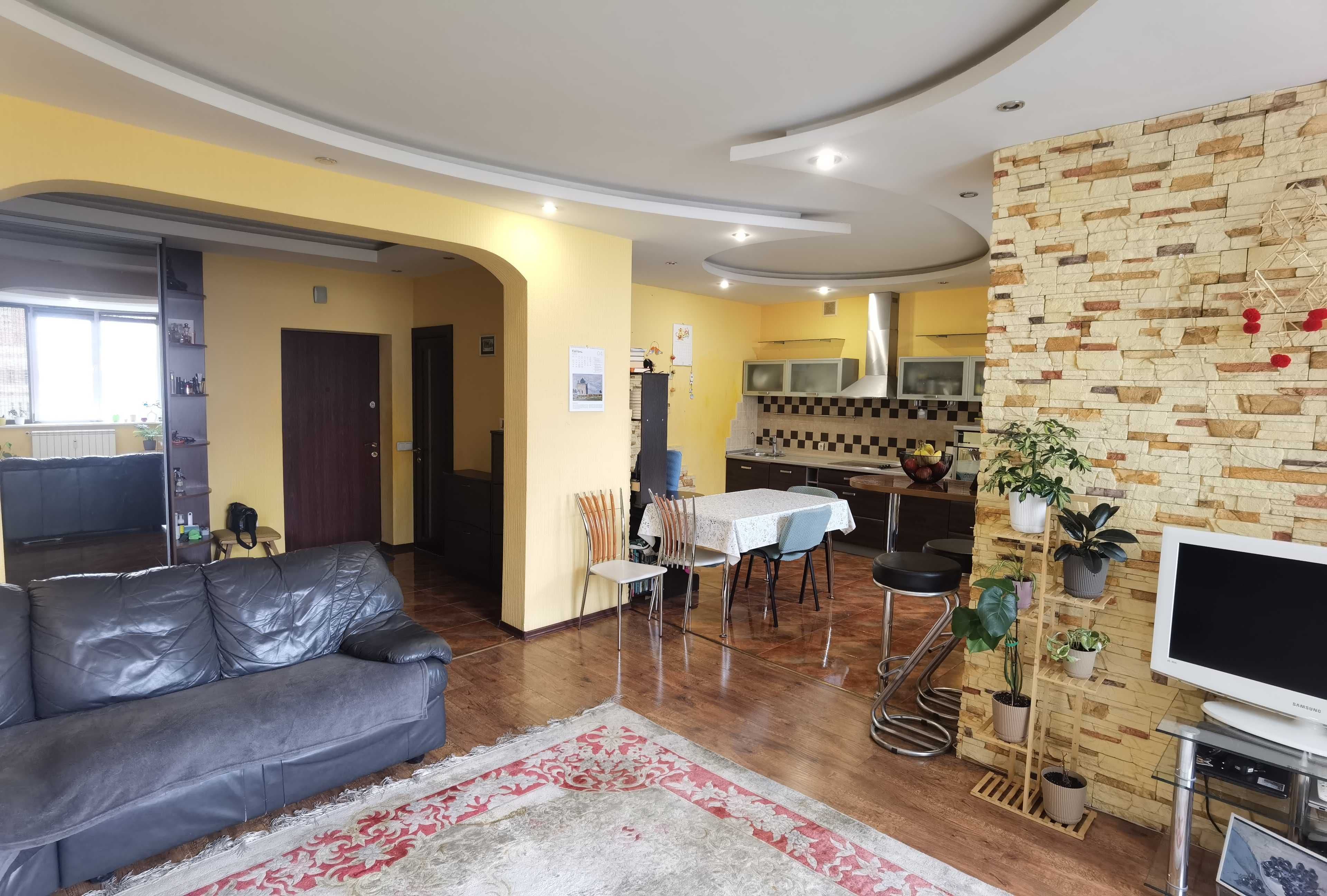 Продаж 2-кімнатної квартири, 72 м², Дарницький р-н 3