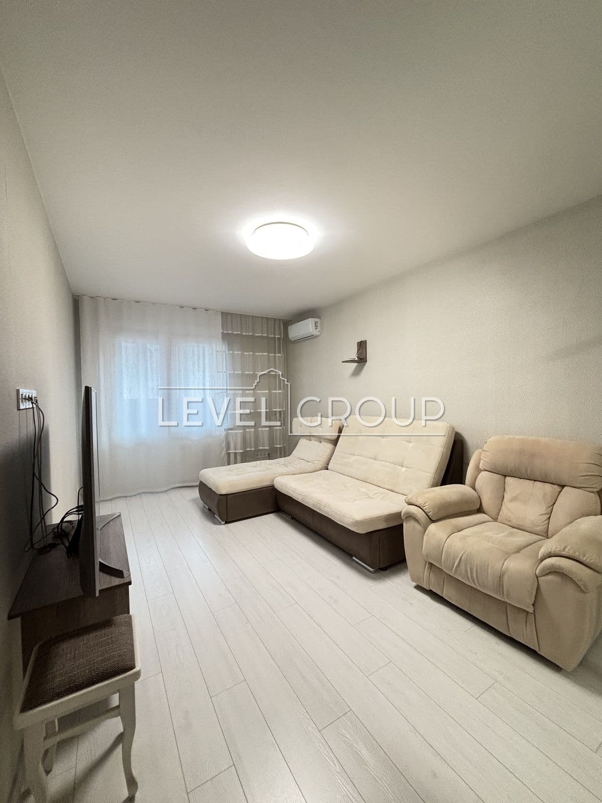 Продаж 3-кімнатної квартири, 96 м², Дарницький р-н 3