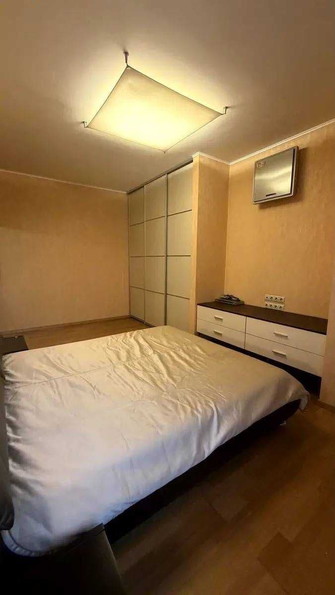 Продаж 2-кімнатної квартири, 68.3 м², Печерський р-н 4