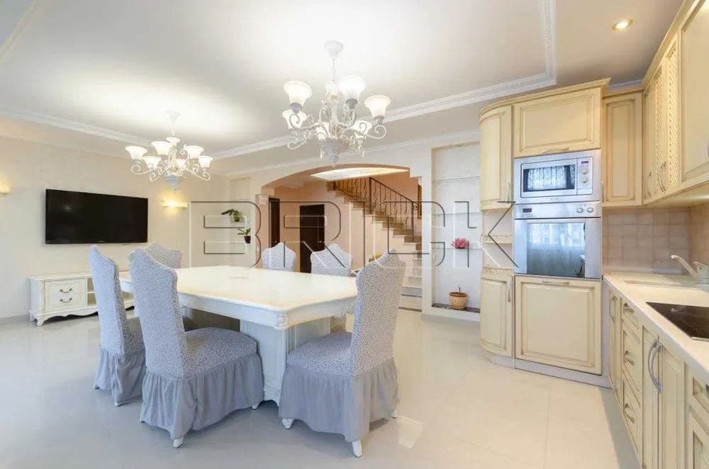 Продаж 4-кімнатної квартири, 153.6 м², Голосіївський р-н 3