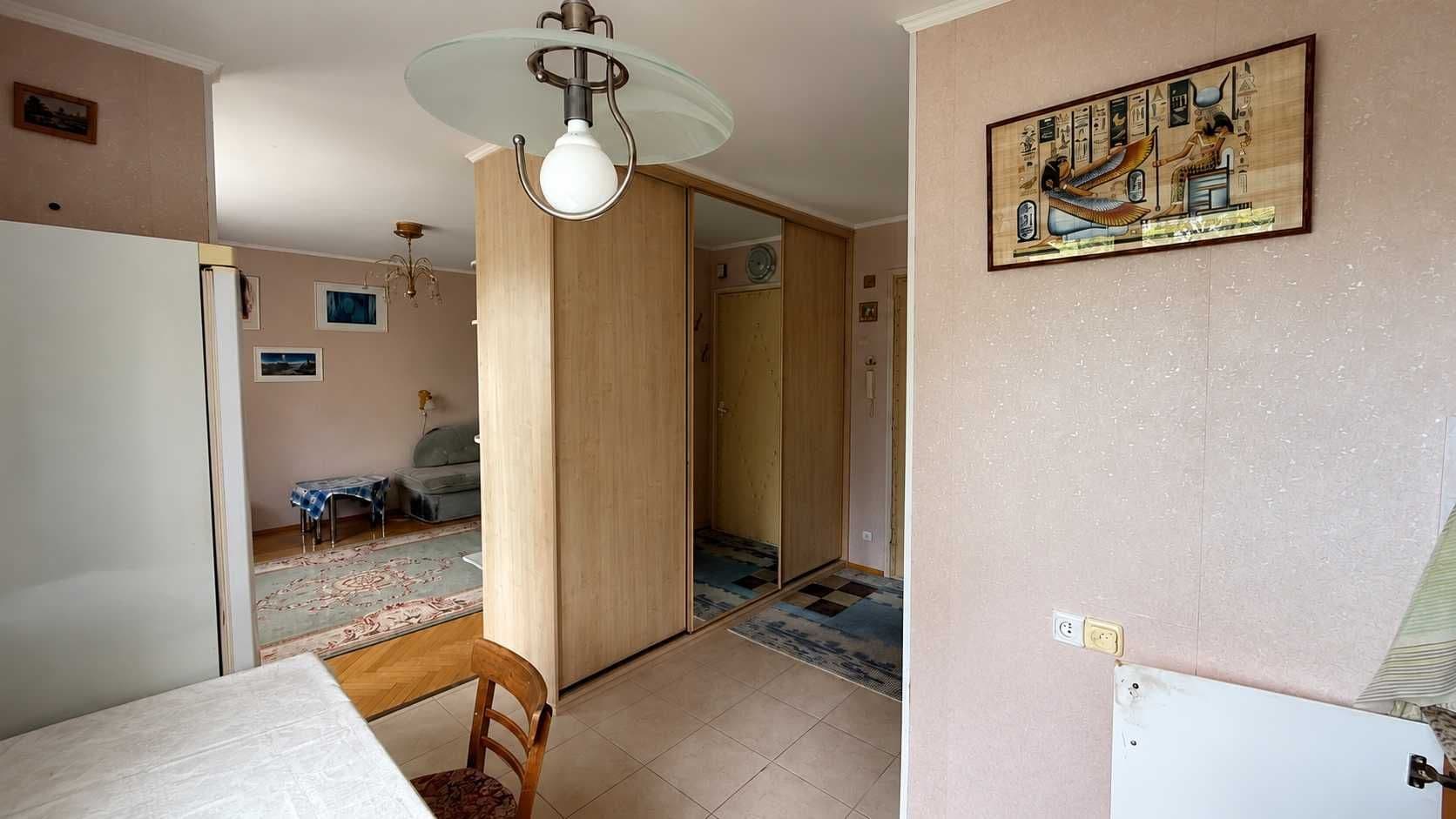 Продаж 1-кімнатної квартири, 28.2 м², Печерський р-н 4