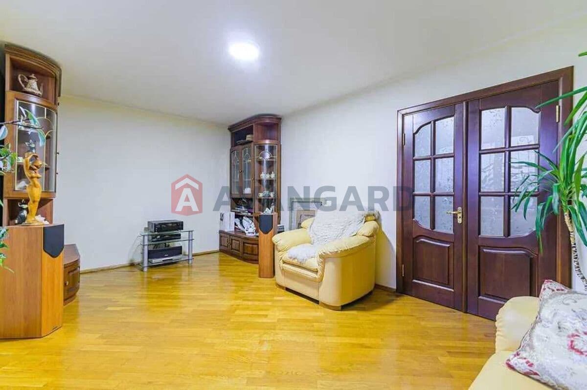 Продаж 3-кімнатної квартири, 74 м², Голосіївський р-н 5