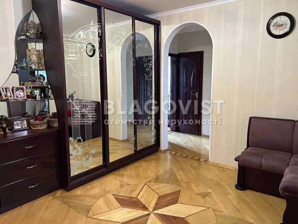 Продаж 3-кімнатної квартири, 91 м², Дарницький р-н 4