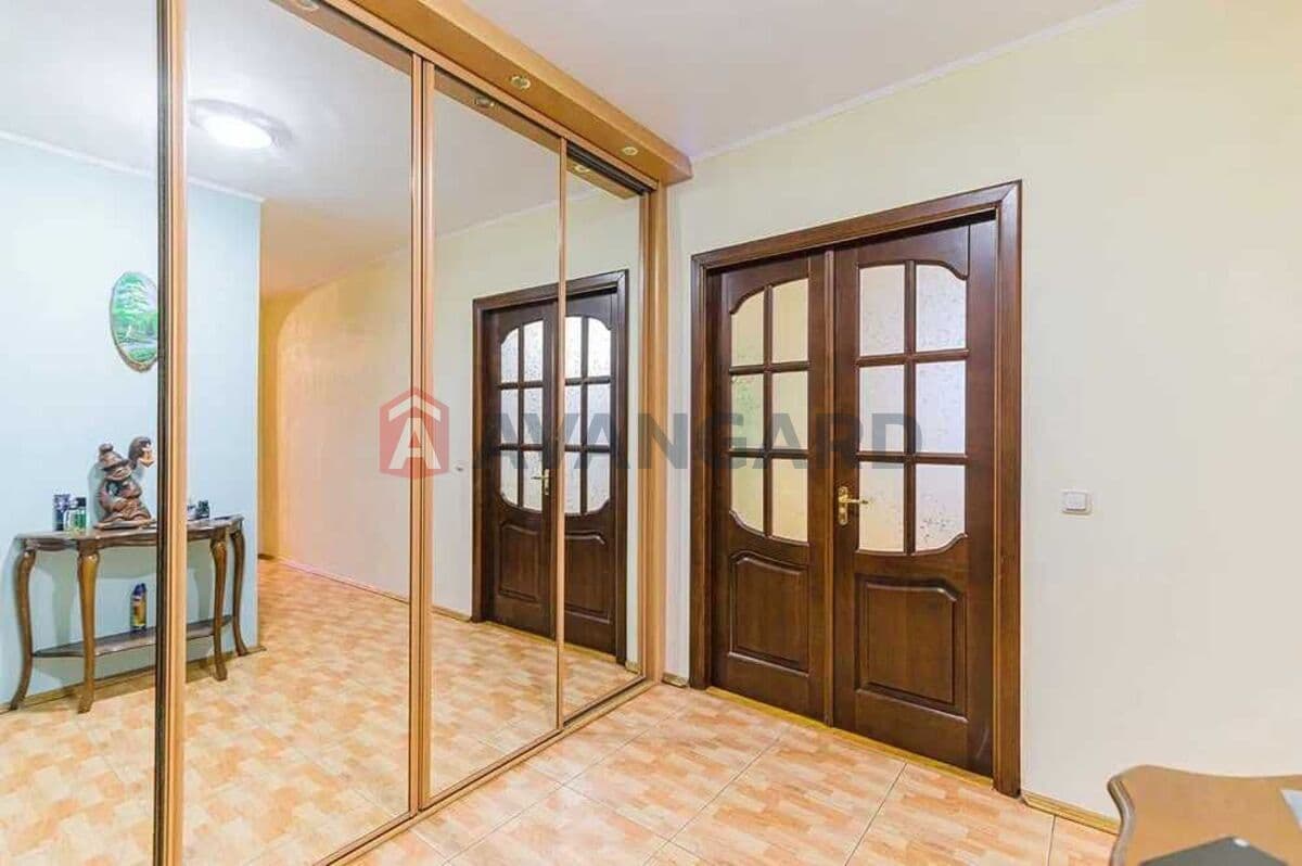 Продаж 3-кімнатної квартири, 74 м², Голосіївський р-н 1
