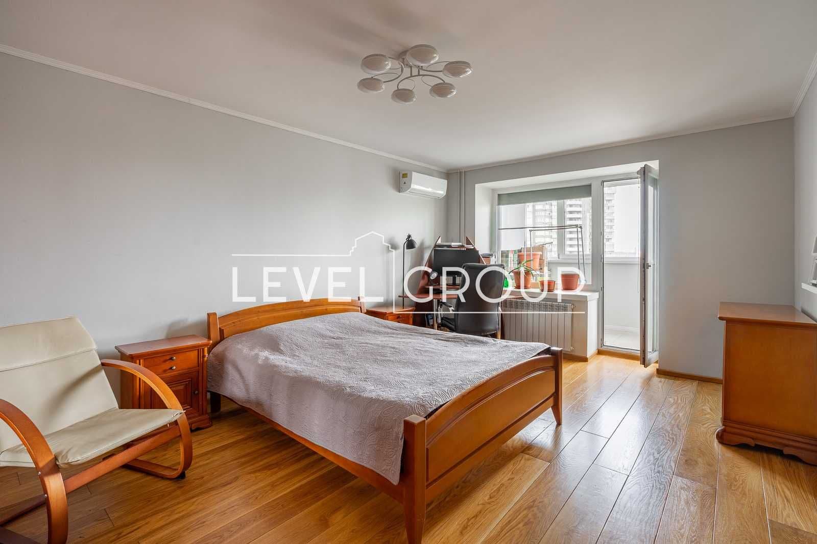 Продаж 3-кімнатної квартири, 83.3 м², Дарницький р-н 4