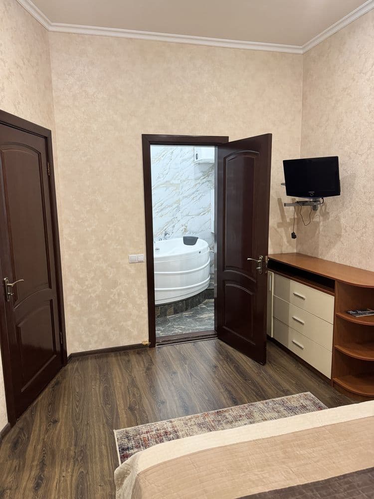 Оренда 2-кімнатної квартири, 80 м², Шевченківський р-н 5