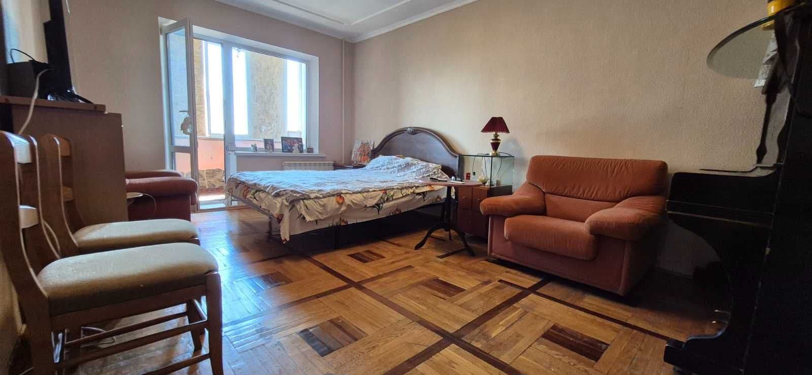 Продаж 2-кімнатної квартири, 61 м², Дарницький р-н 4