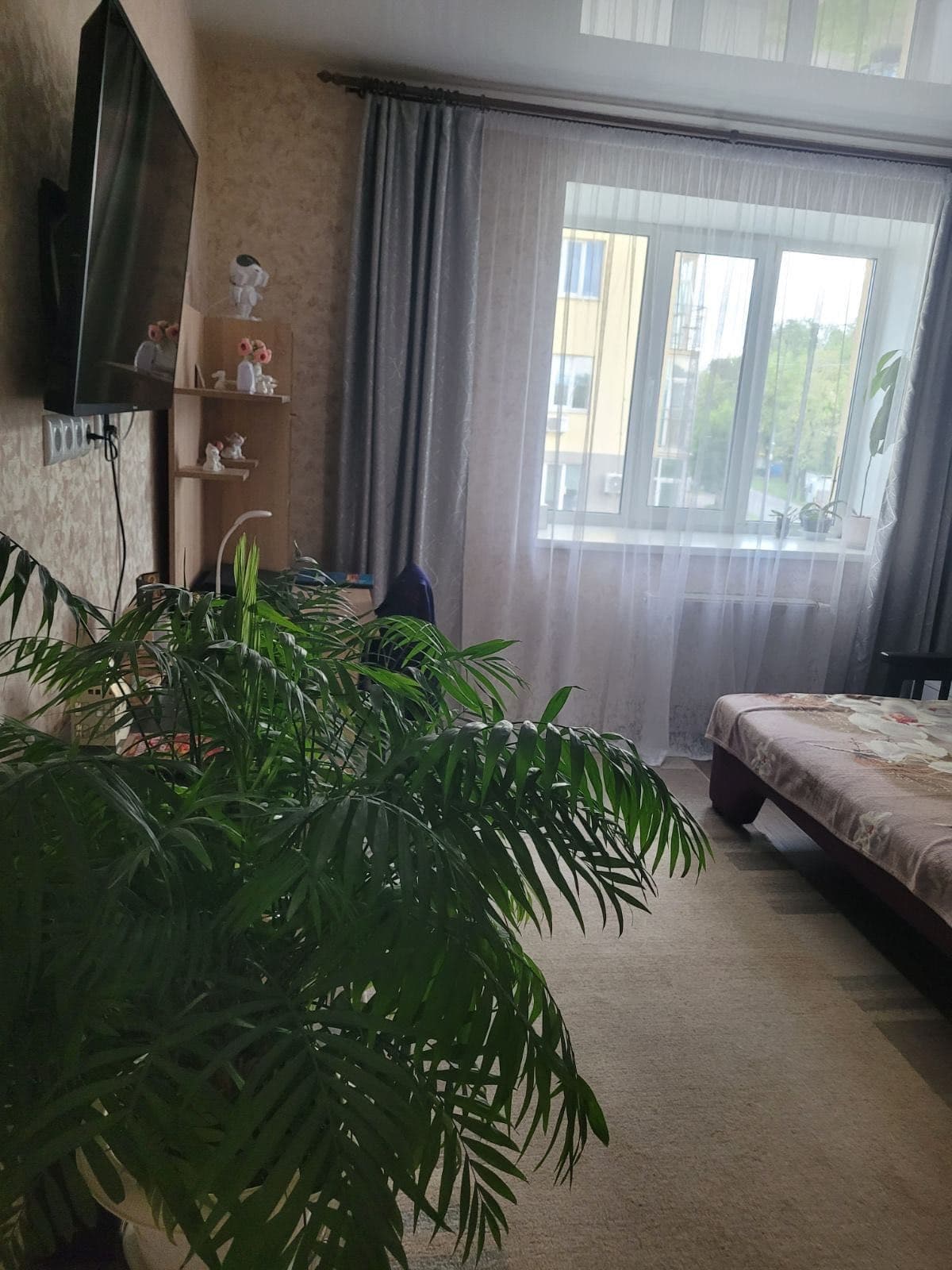 Продаж 1-кімнатної квартири, 41.5 м², Дарницький р-н 4