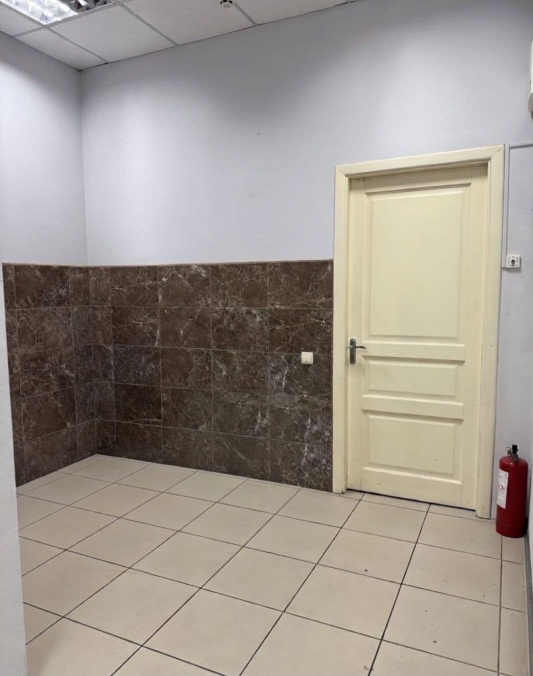 Оренда комерційного приміщення, 100 м², Дарницький р-н 4