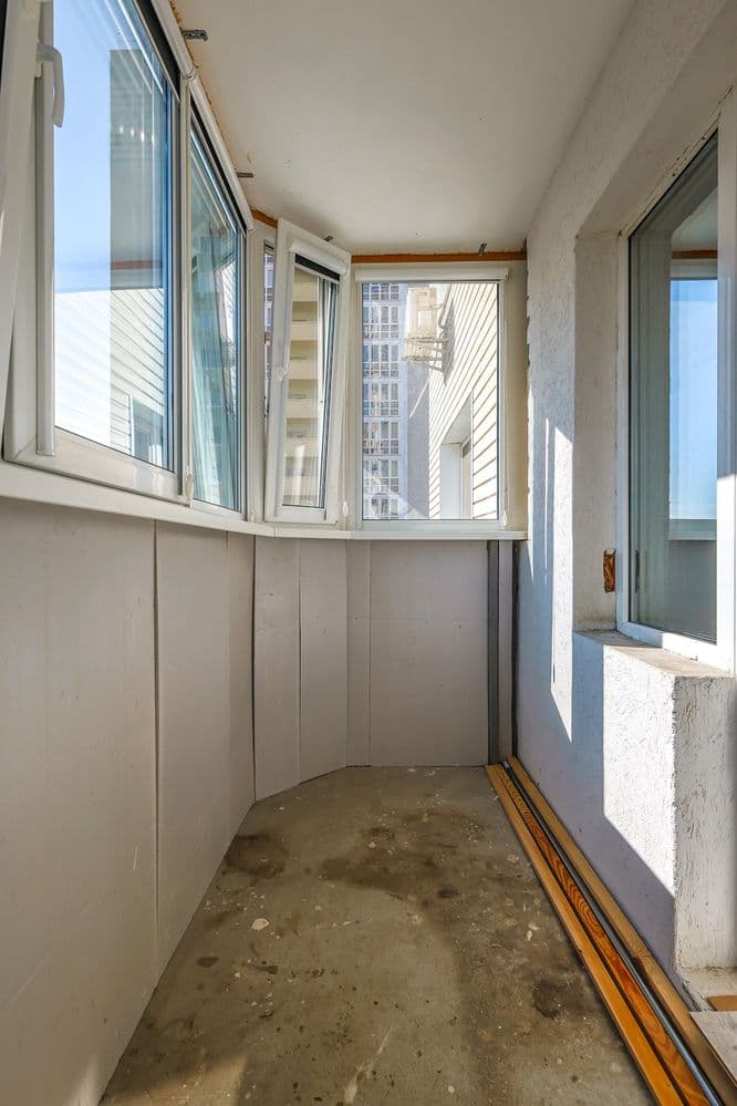 Продаж 2-кімнатної квартири, 69.2 м², Дарницький р-н 4