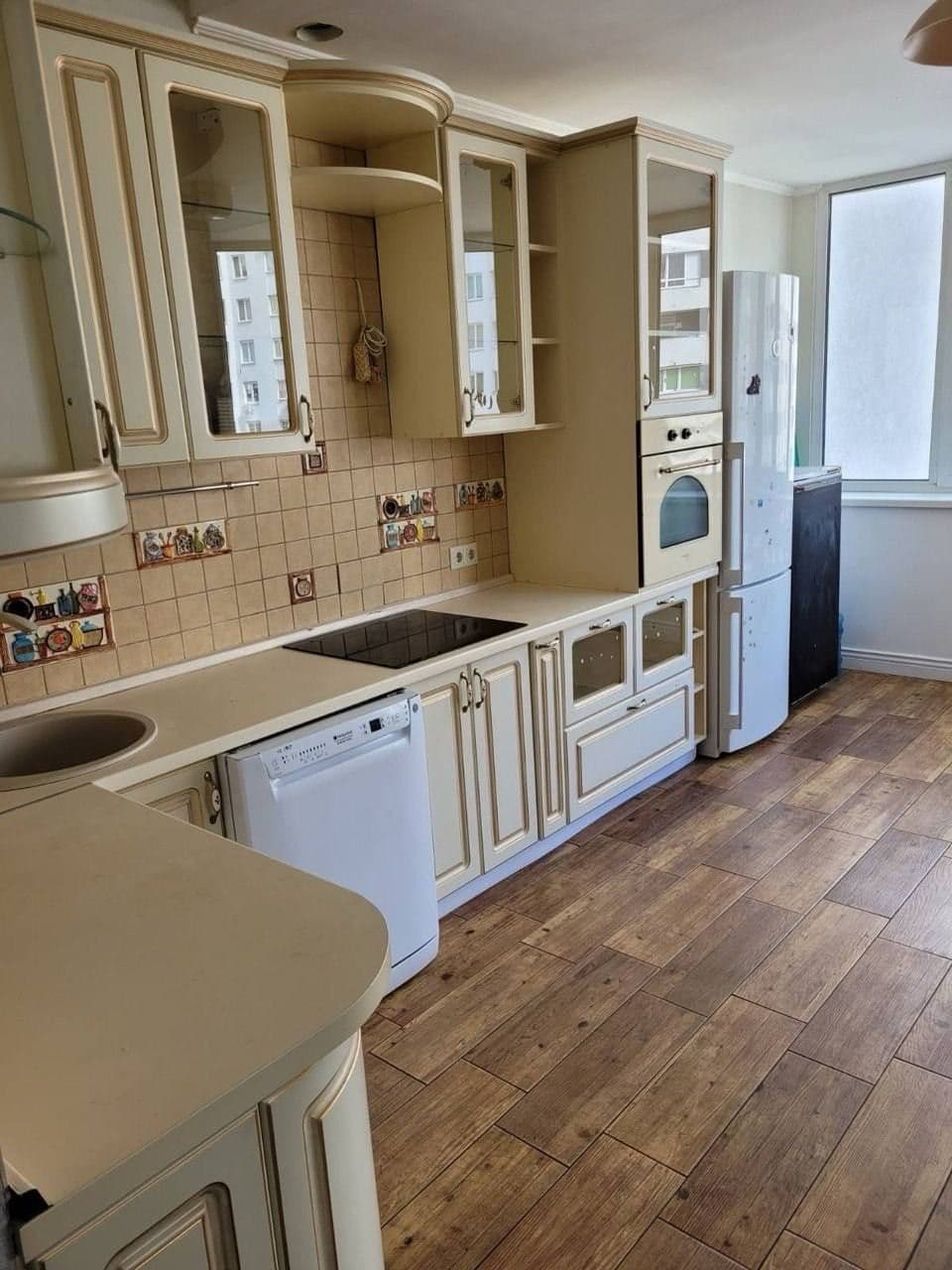Продаж 3-кімнатної квартири, 78 м², Дарницький р-н 5