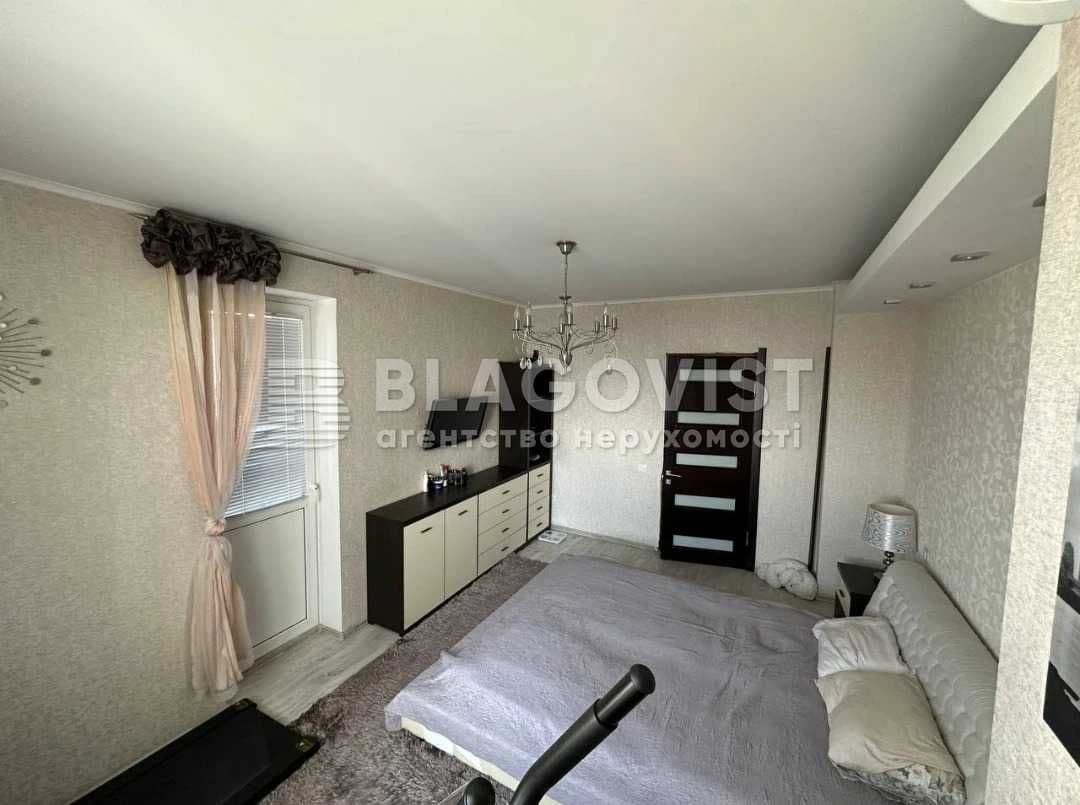 Продаж 3-кімнатної квартири, 107.4 м², Дарницький р-н 2