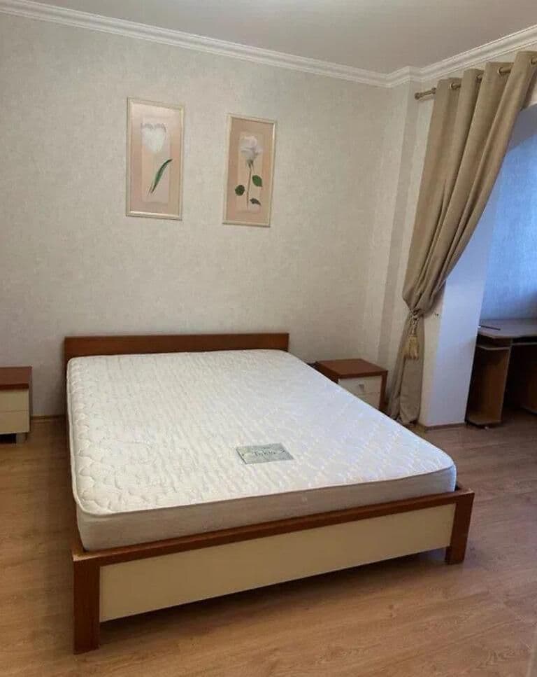 Продаж 2-кімнатної квартири, 52 м², Дарницький р-н 4