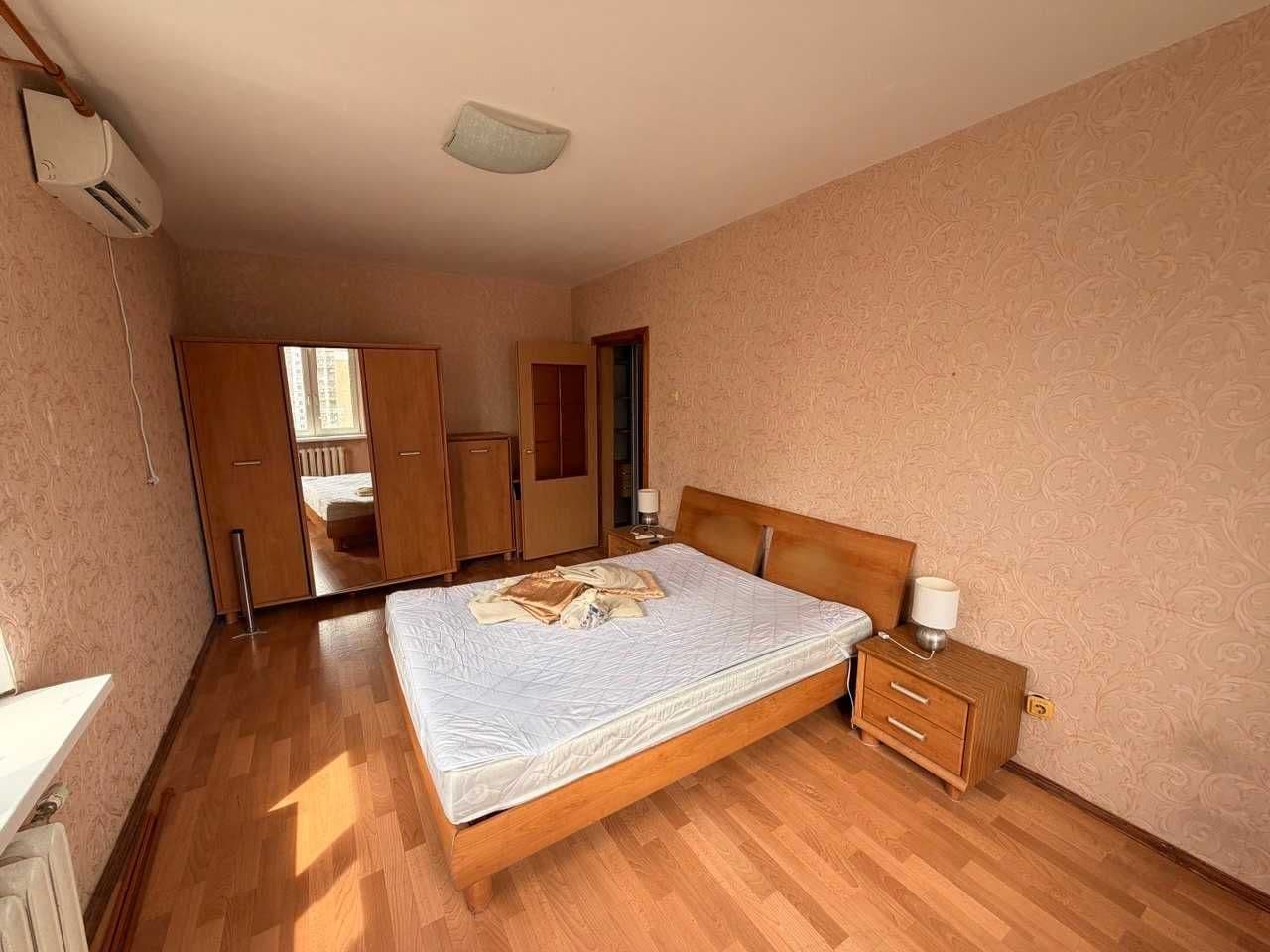 Продаж 2-кімнатної квартири, 63.2 м², Дарницький р-н 1