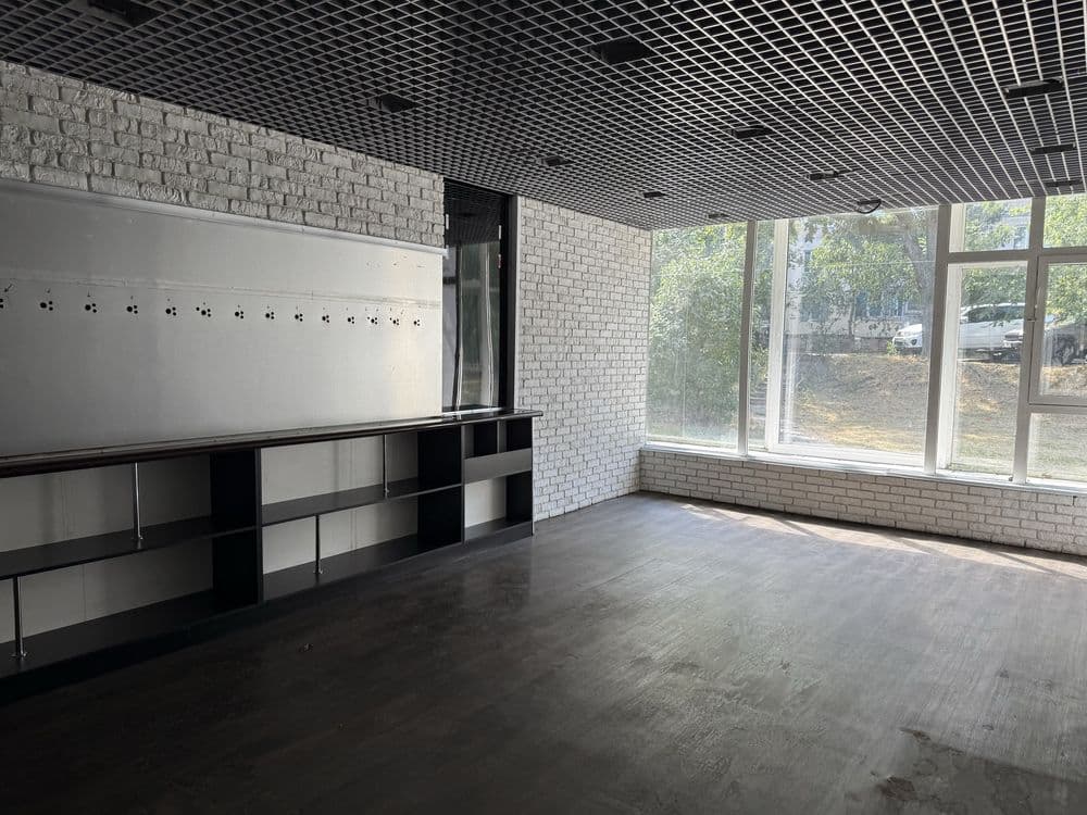 Оренда комерційного приміщення, 80 м², Подільський р-н 4