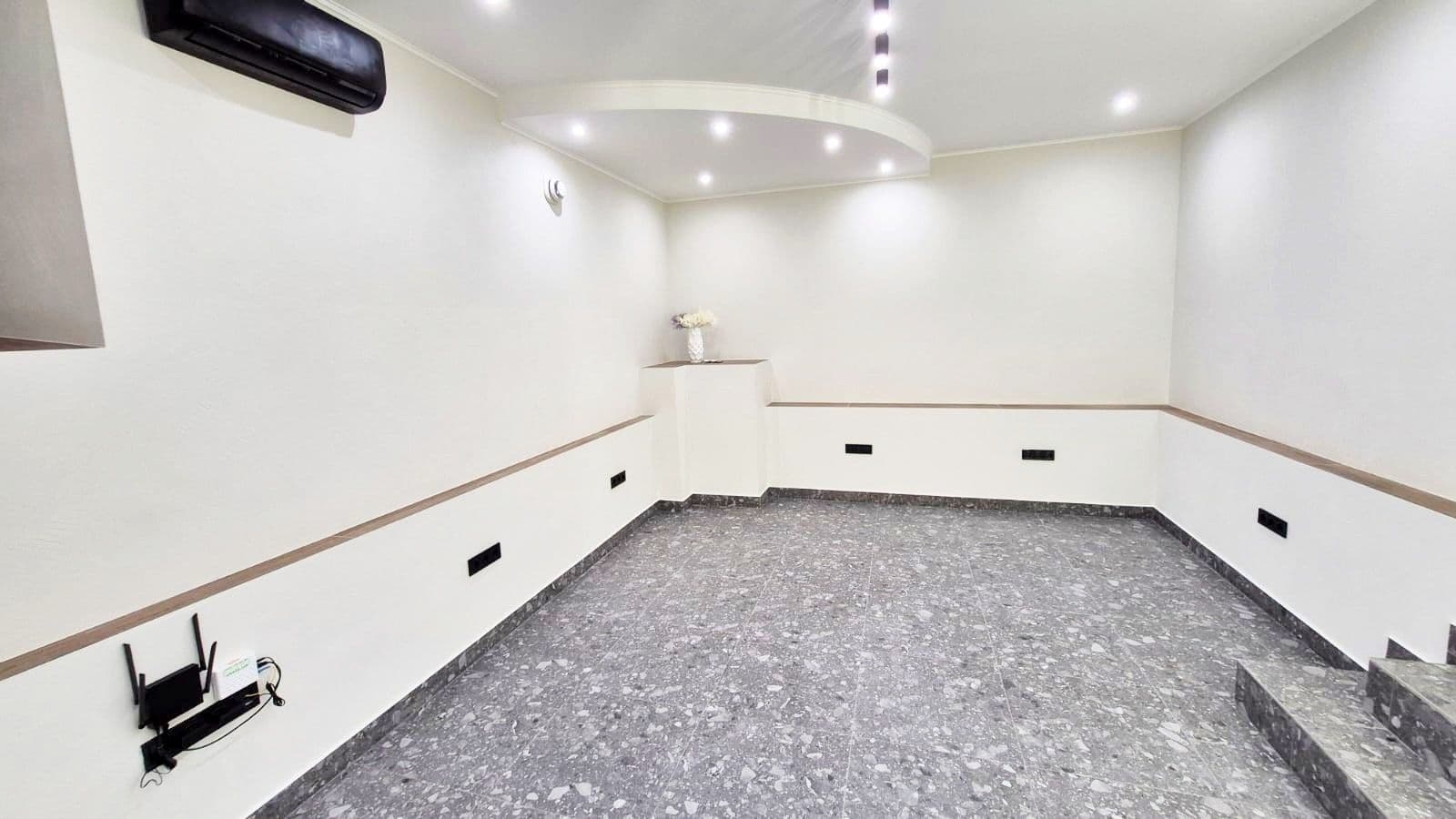 Оренда комерційного приміщення, 42 м², Шевченківський р-н 2