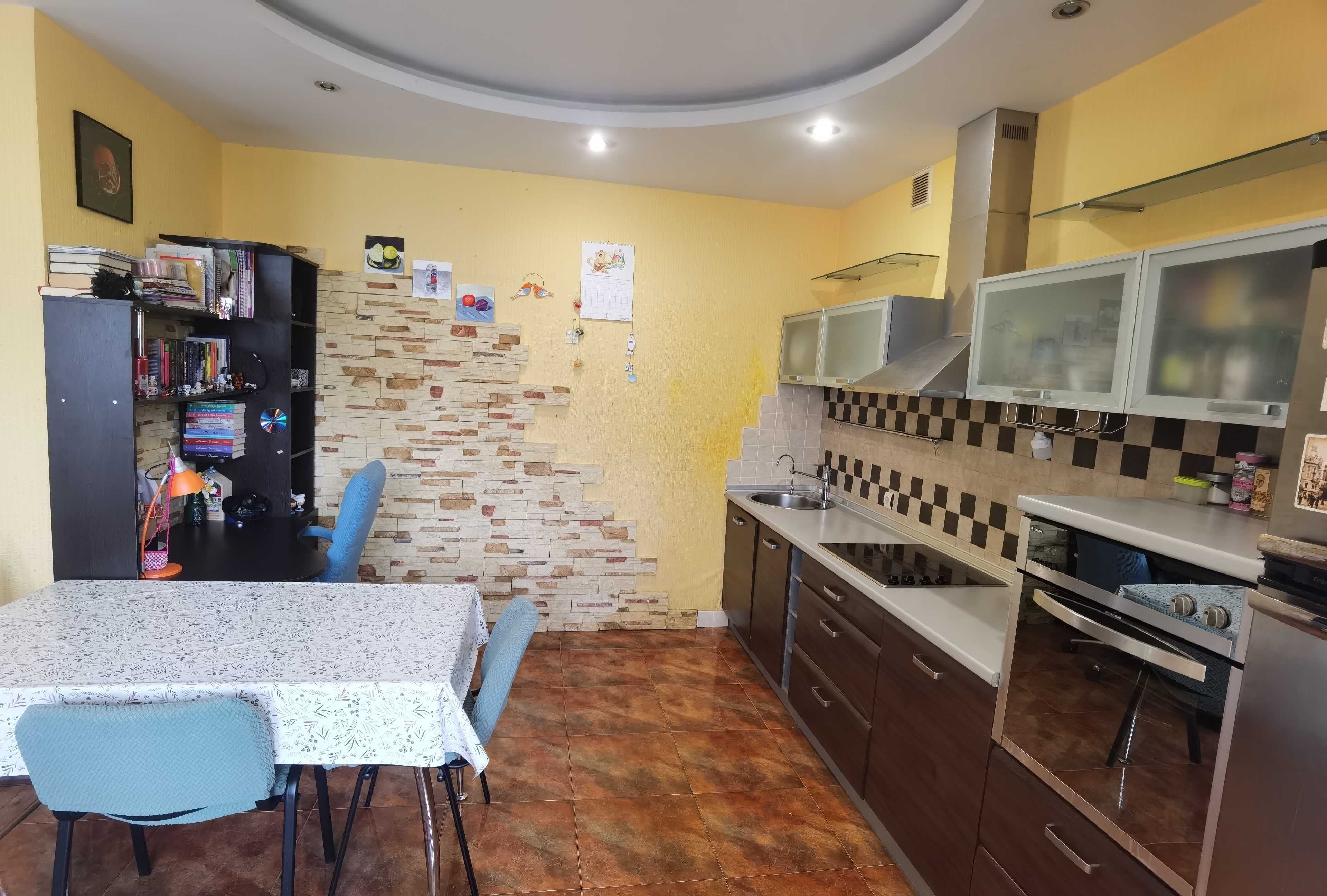 Продаж 2-кімнатної квартири, 72 м², Дарницький р-н 4