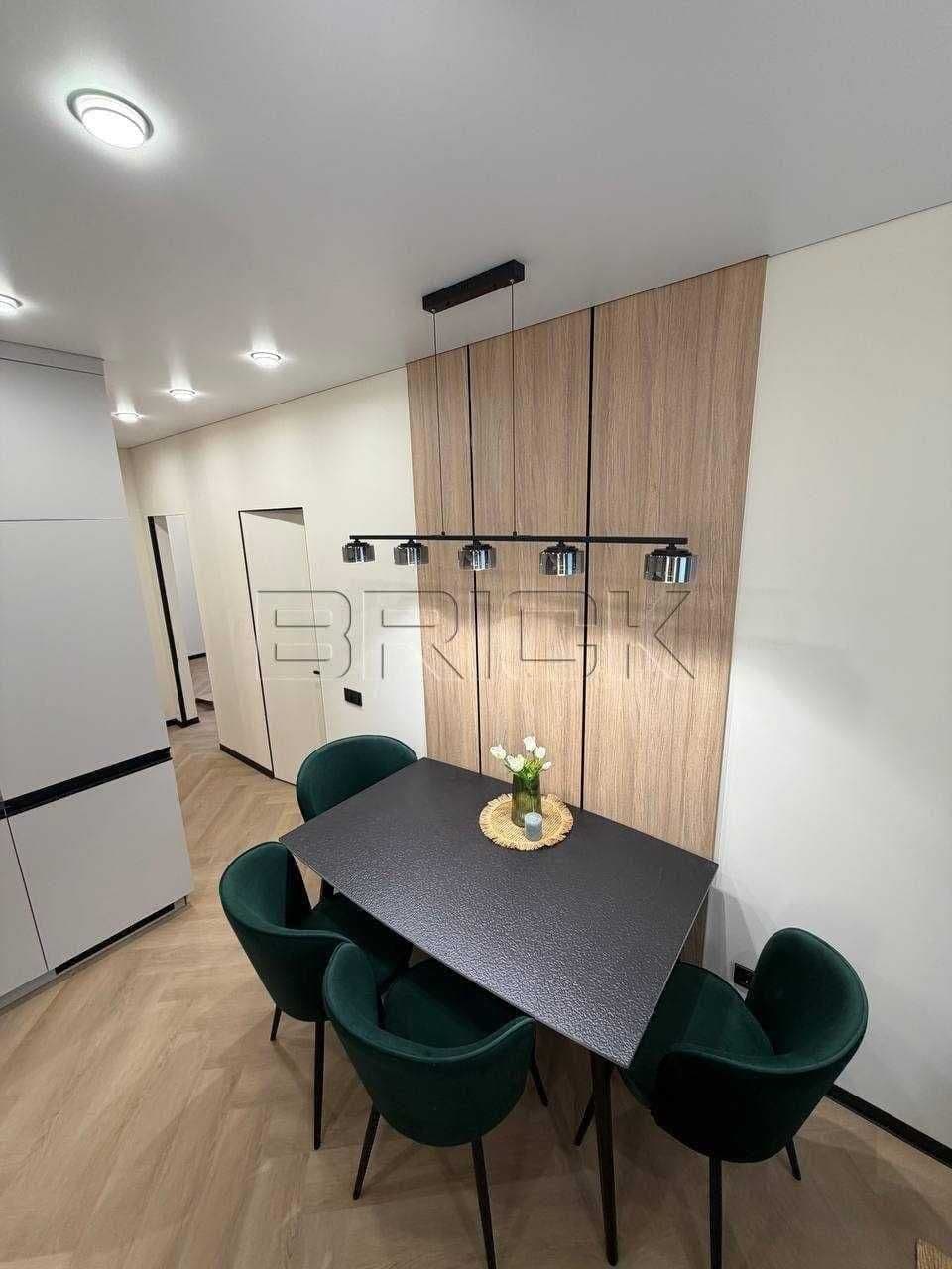Продаж 2-кімнатної квартири, 60.4 м², Подільський р-н 3