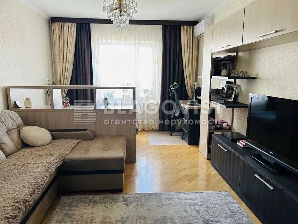Продаж 3-кімнатної квартири, 91 м², Дарницький р-н 2