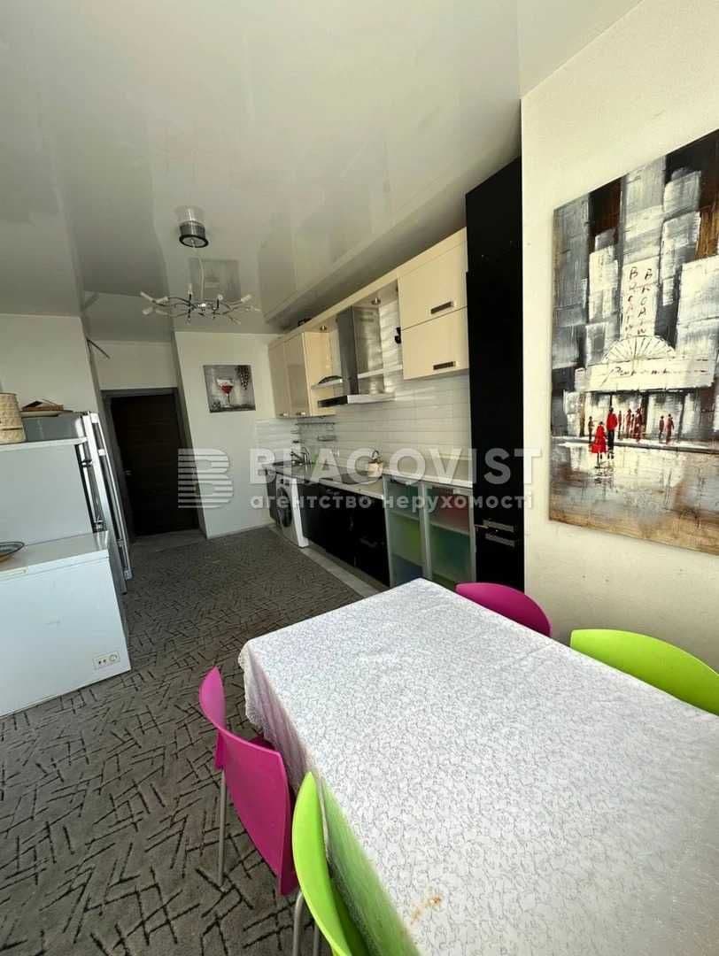 Продаж 3-кімнатної квартири, 107.4 м², Дарницький р-н 5