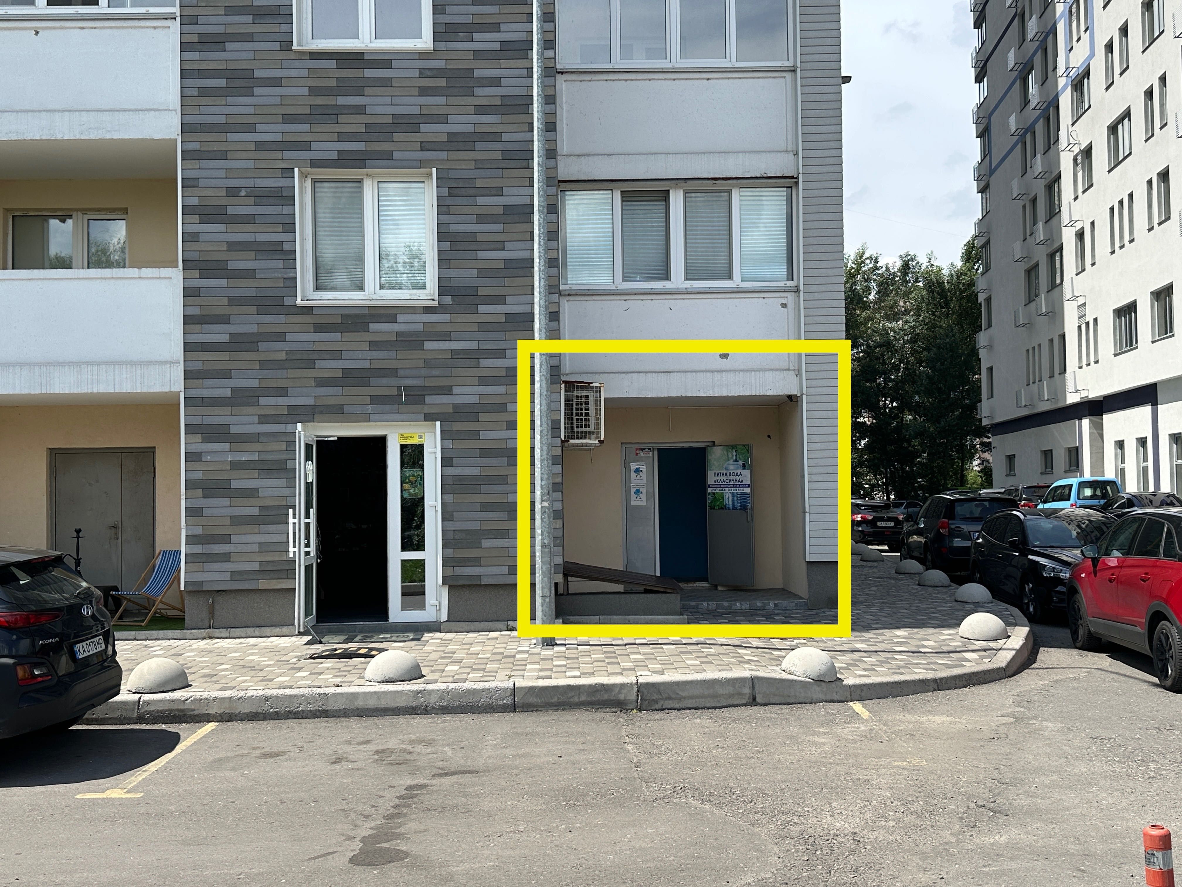 Оренда комерційного приміщення, 18 м², ЖК «Ревуцький» 2