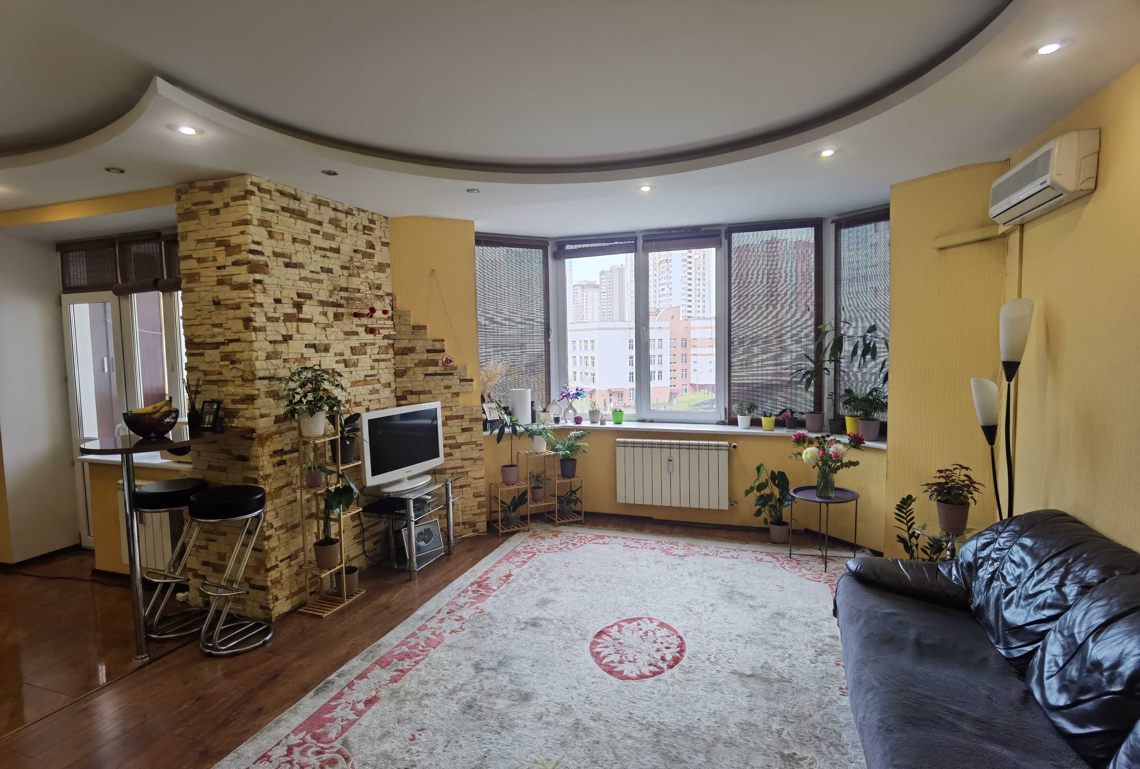 Продаж 2-кімнатної квартири, 72 м², Дарницький р-н 1