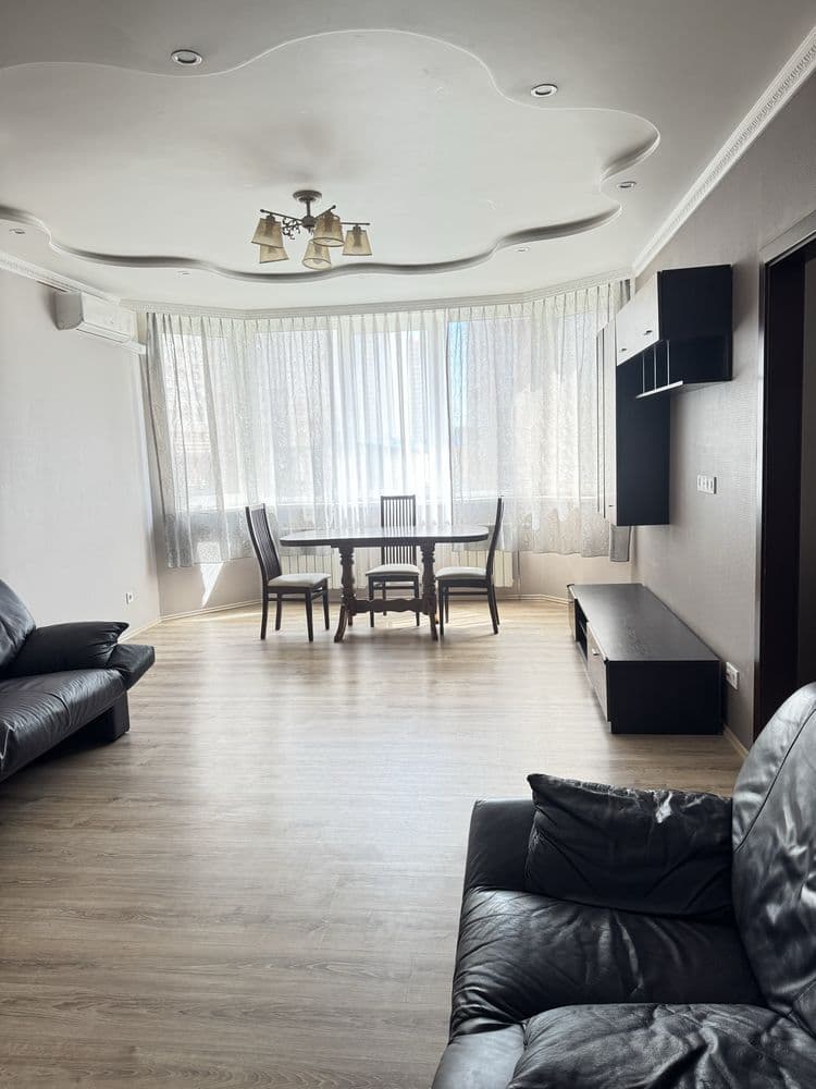 Продаж 4-кімнатної квартири, 140.7 м², Дарницький р-н 3
