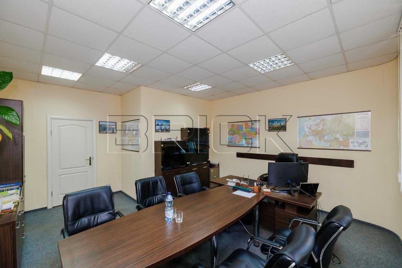 Оренда комерційного приміщення, 200 м², Подільський р-н 3