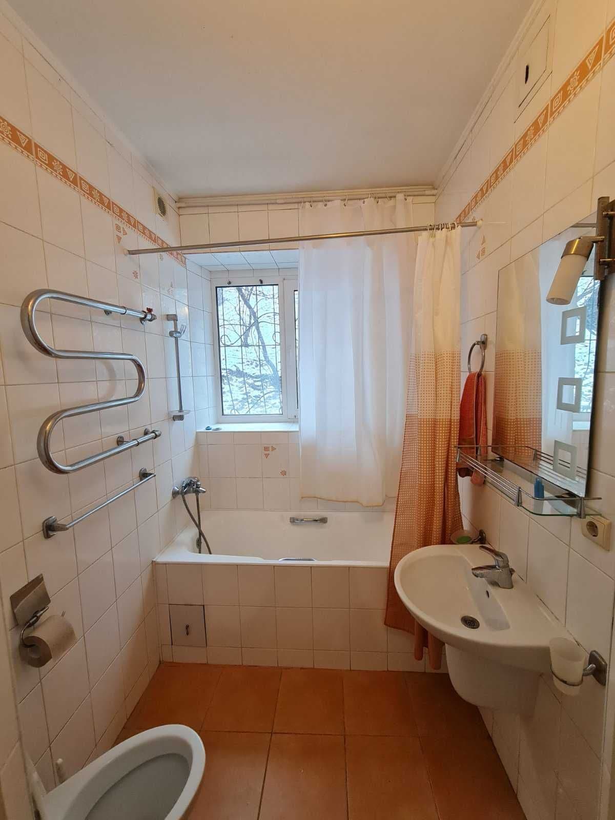 Продаж 2-кімнатної квартири, 58 м², Печерський р-н 4