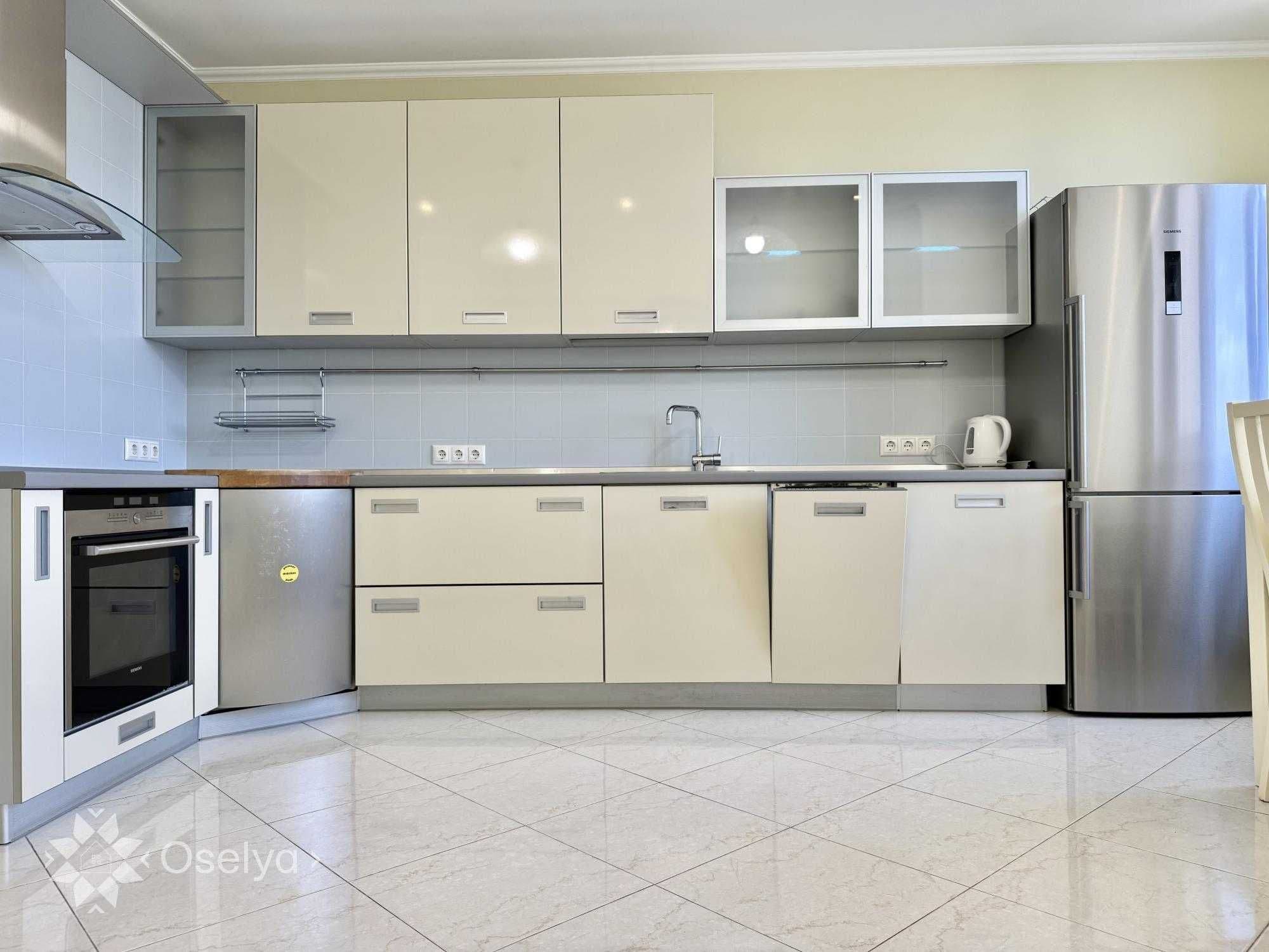 Продаж 3-кімнатної квартири, 117.9 м², Дарницький р-н 4