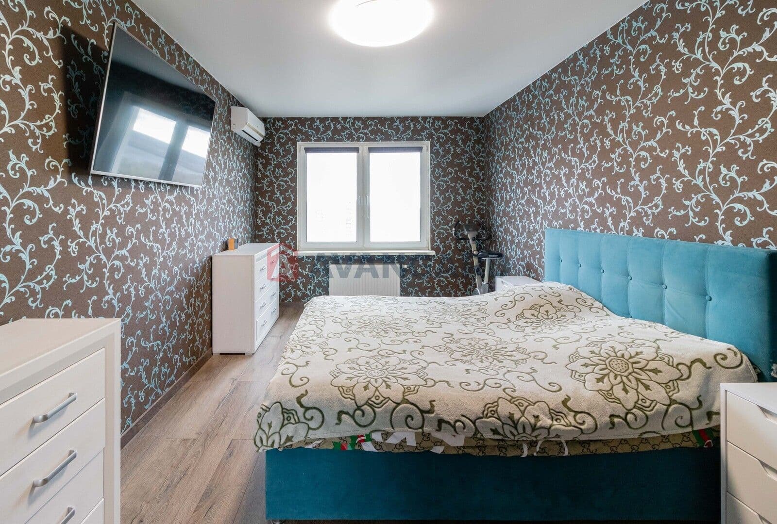 Продаж 3-кімнатної квартири, 75 м², Дарницький р-н 4