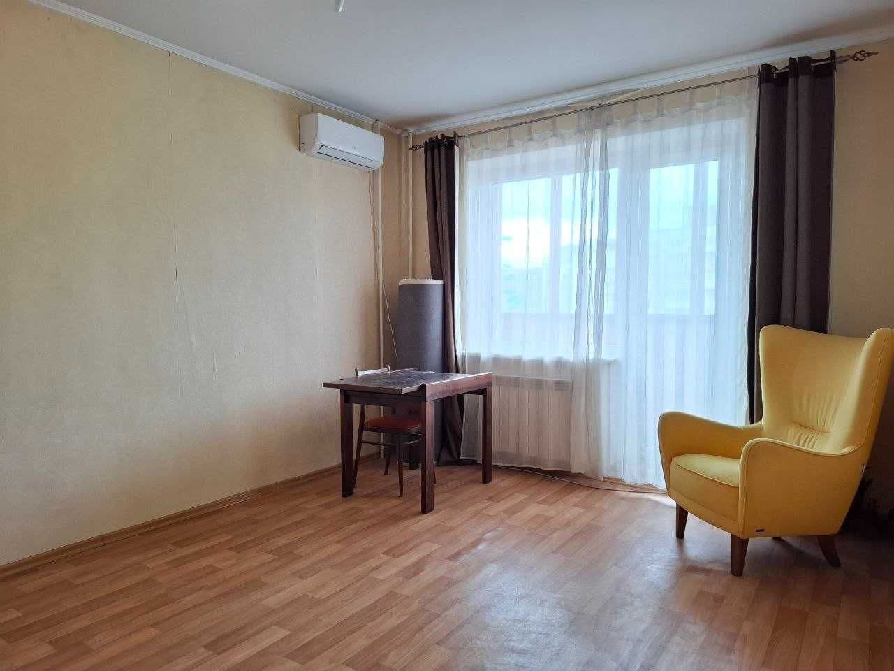 Продаж 1-кімнатної квартири, 38.2 м², Дарницький р-н 1